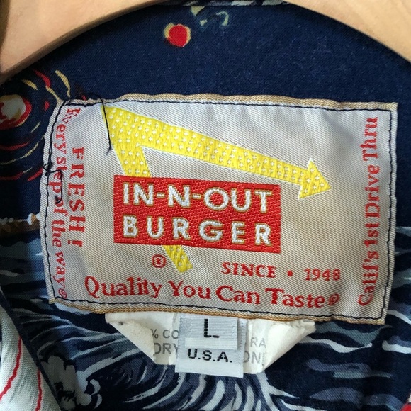 In N Out Burger|Hawaiian Vintage style novelty print button-down shirt•••Retro - Picture 9 of 11